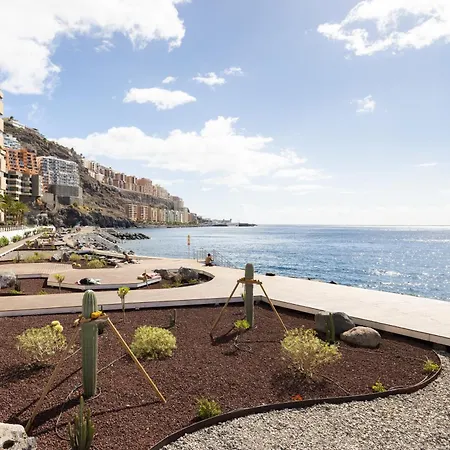 Home2book Amazing Sea Views, Terrace & Pool Daire *