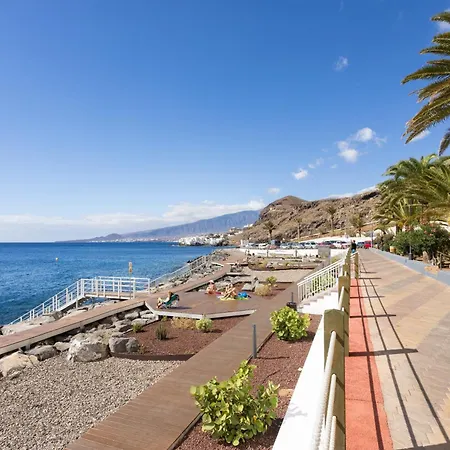 Home2book Amazing Sea Views, Terrace & Pool Daire