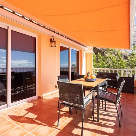 Home2book Amazing Sea Views, Terrace & Pool Lejlighed