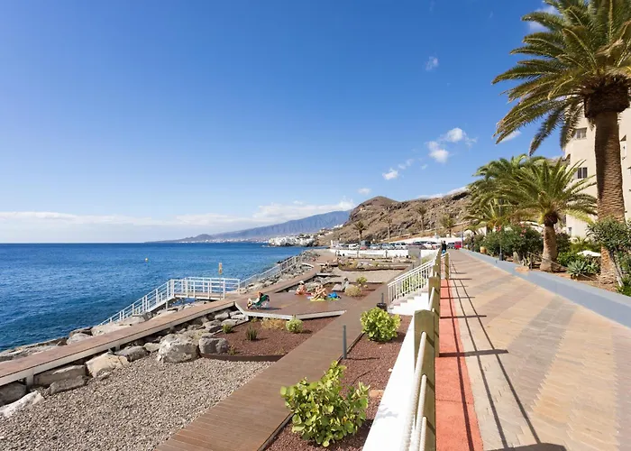 Home2book Amazing Sea Views, Terrace & Pool 아파트