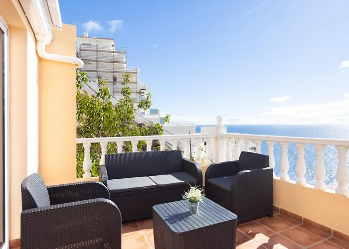 Appartamento Home2book Amazing Sea Views, Terrace & Pool